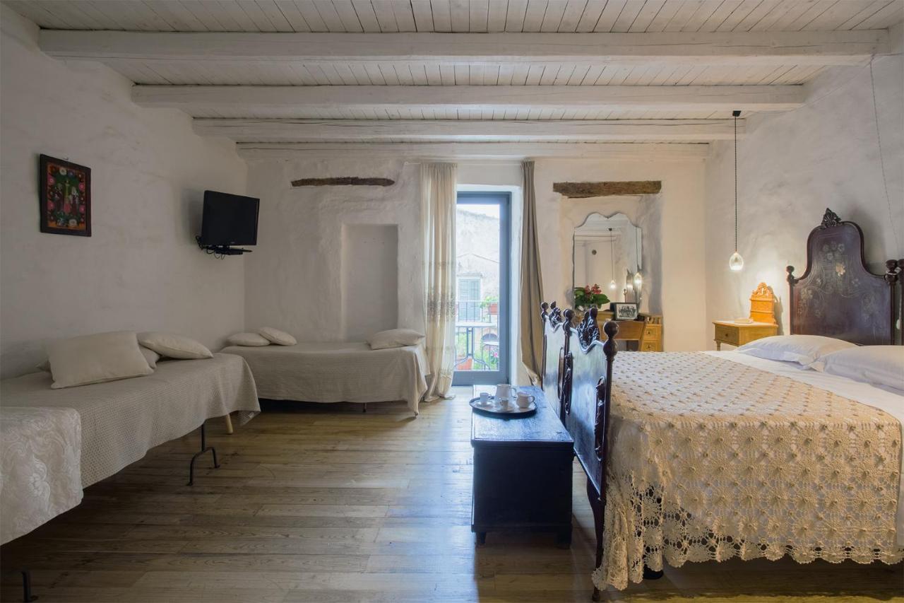 Wundergarten Dimora Dei Frati Bed & Breakfast Gratteri ภายนอก รูปภาพ